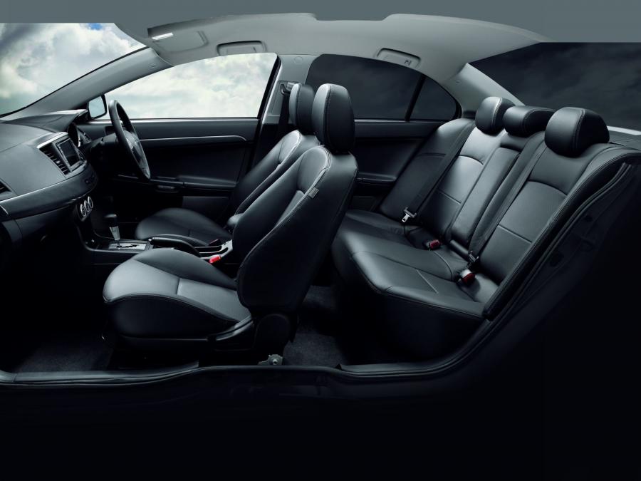  Mitsubishi Lancer 2007 года  (фото 36 из 104)